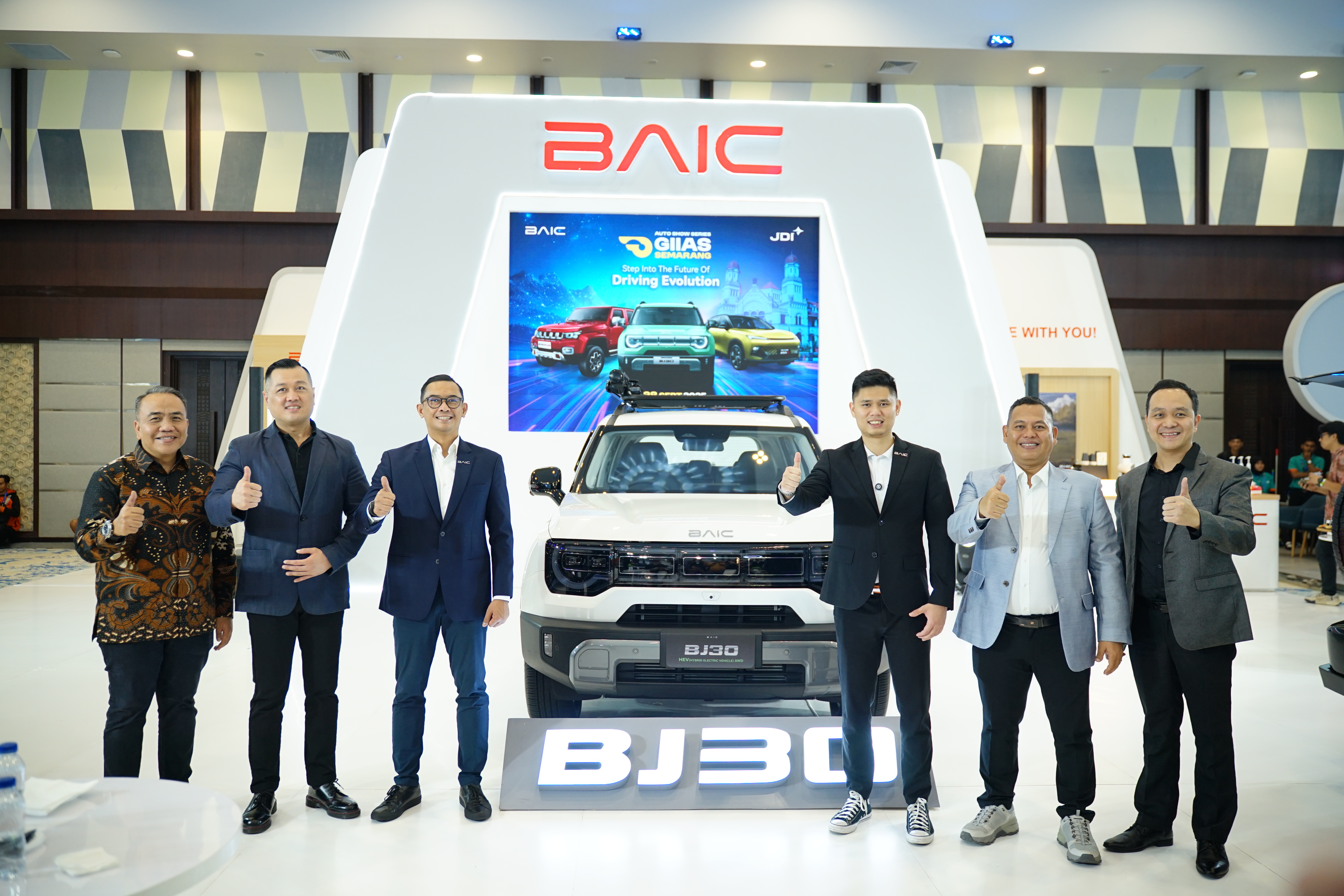 HADIR PERDANA DI SEMARANG BAIC BJ30 HYBRID DITAWARKAN DENGAN HARGA KHUSUS!